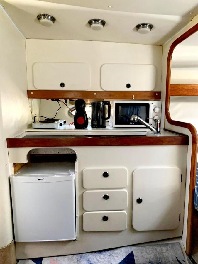 Cozy Private Two Rooms Yacht In Barcelona With Free Parking San Adrián de Besós Zewnętrze zdjęcie
